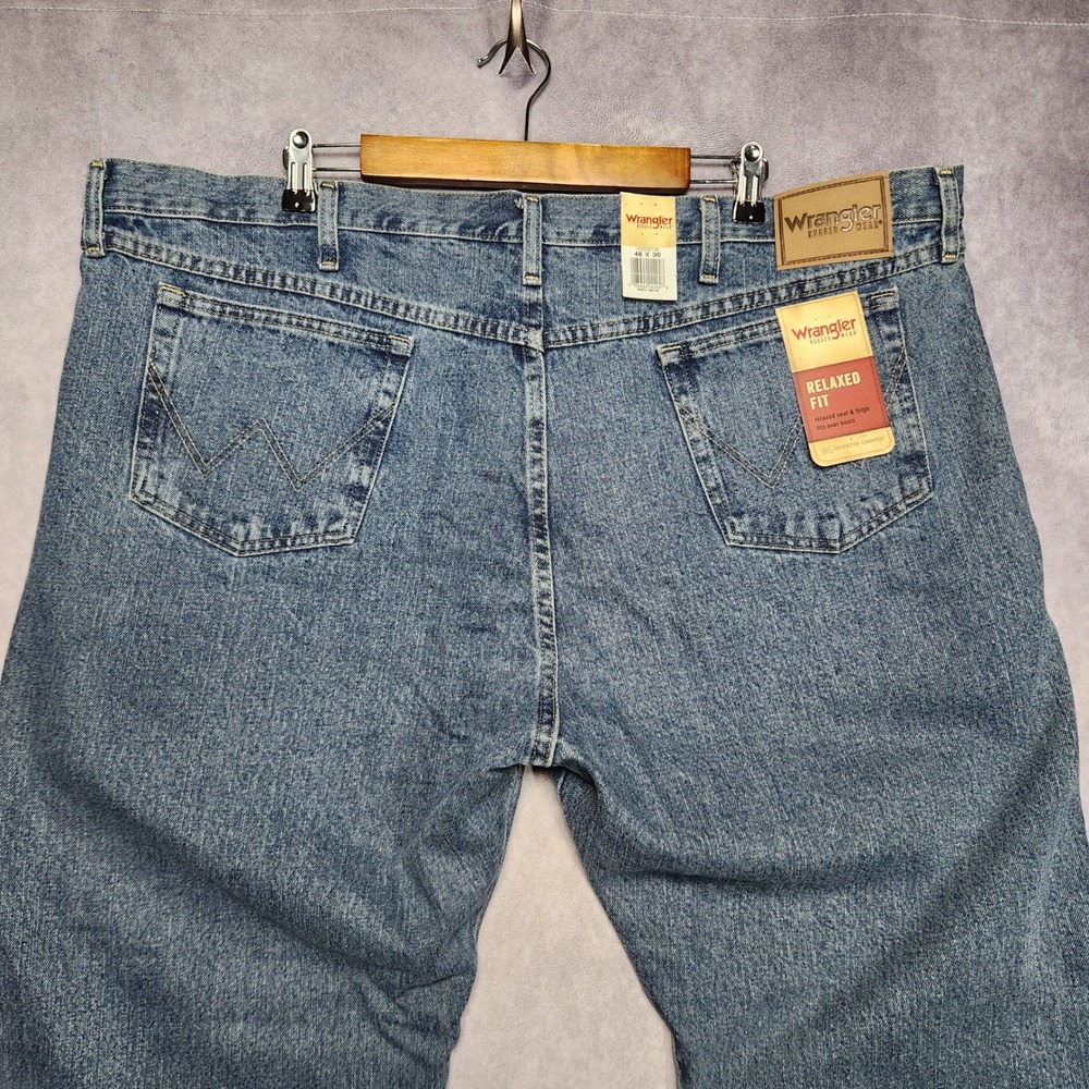 Wrangler Rugged Wear Relaxed Fit Jeans Mens 46x30 Blue Denim 1035001GI NWT